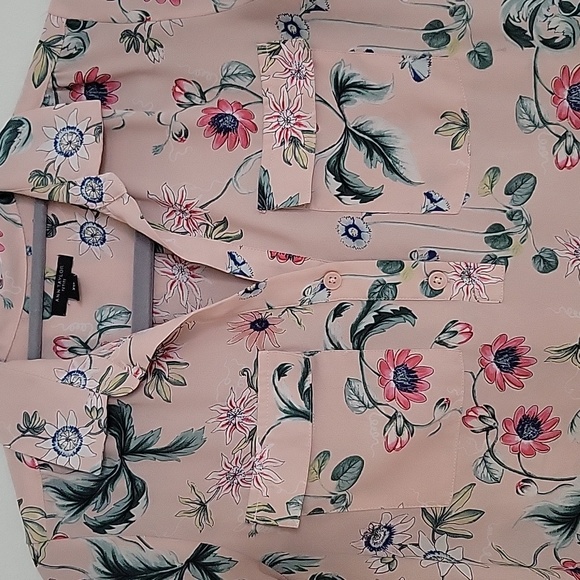 Ann Taylor Petite Floral Long Sleeve Shirt size XSP - Picture 2 of 8